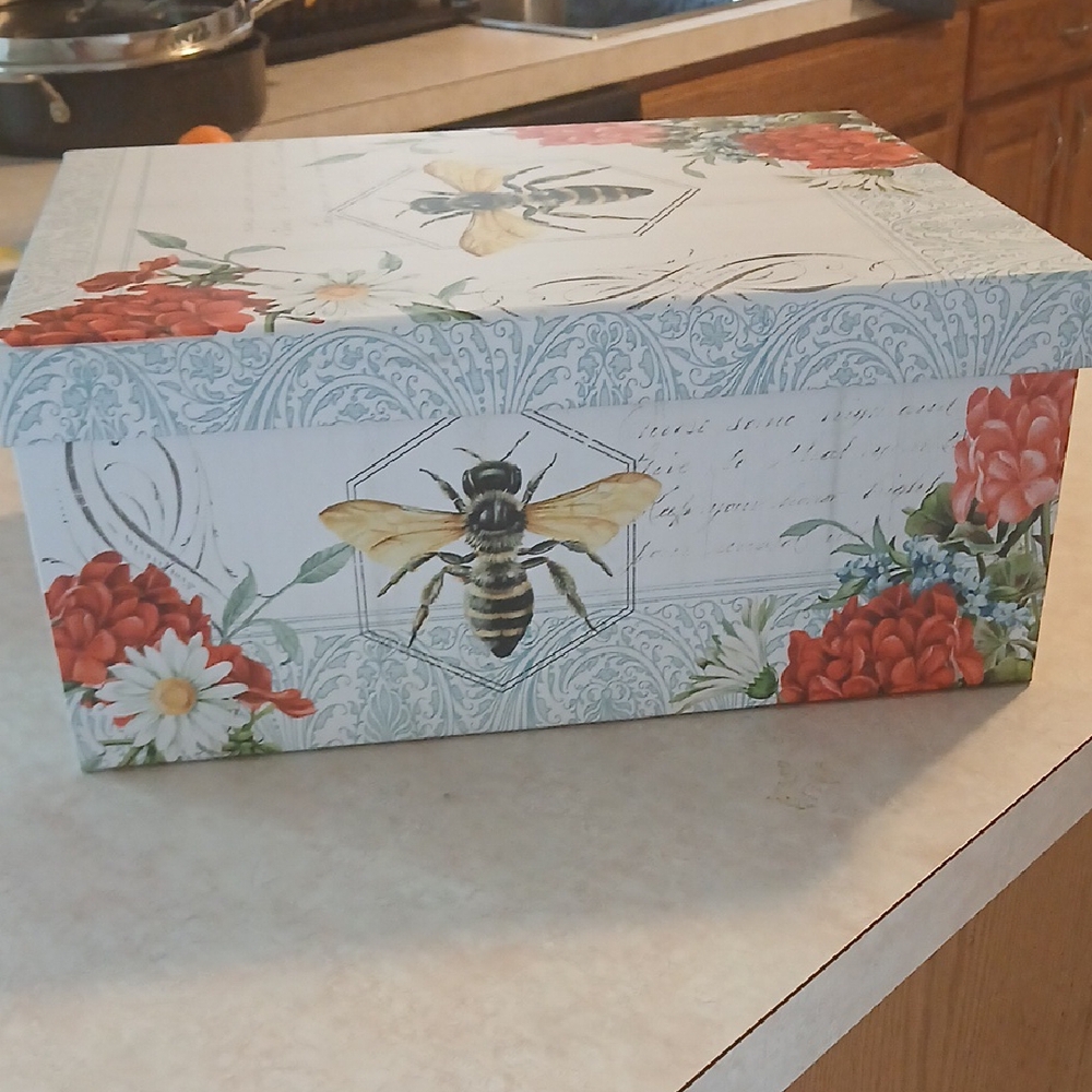 Floral Bee Decorative Box